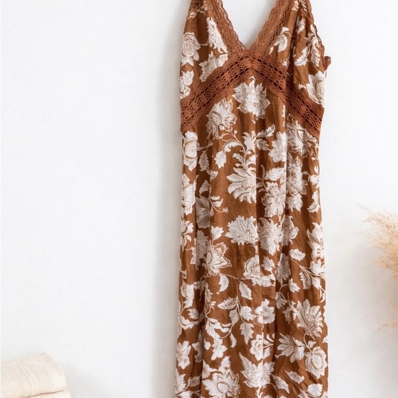 LOFT Dresses & Skirts - LOFT Brown Lace Detail Dress